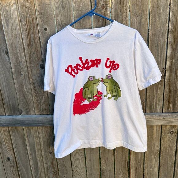 Valentine’s Day kissing frog tshirt short sleeve size xl - Picture 1 of 6